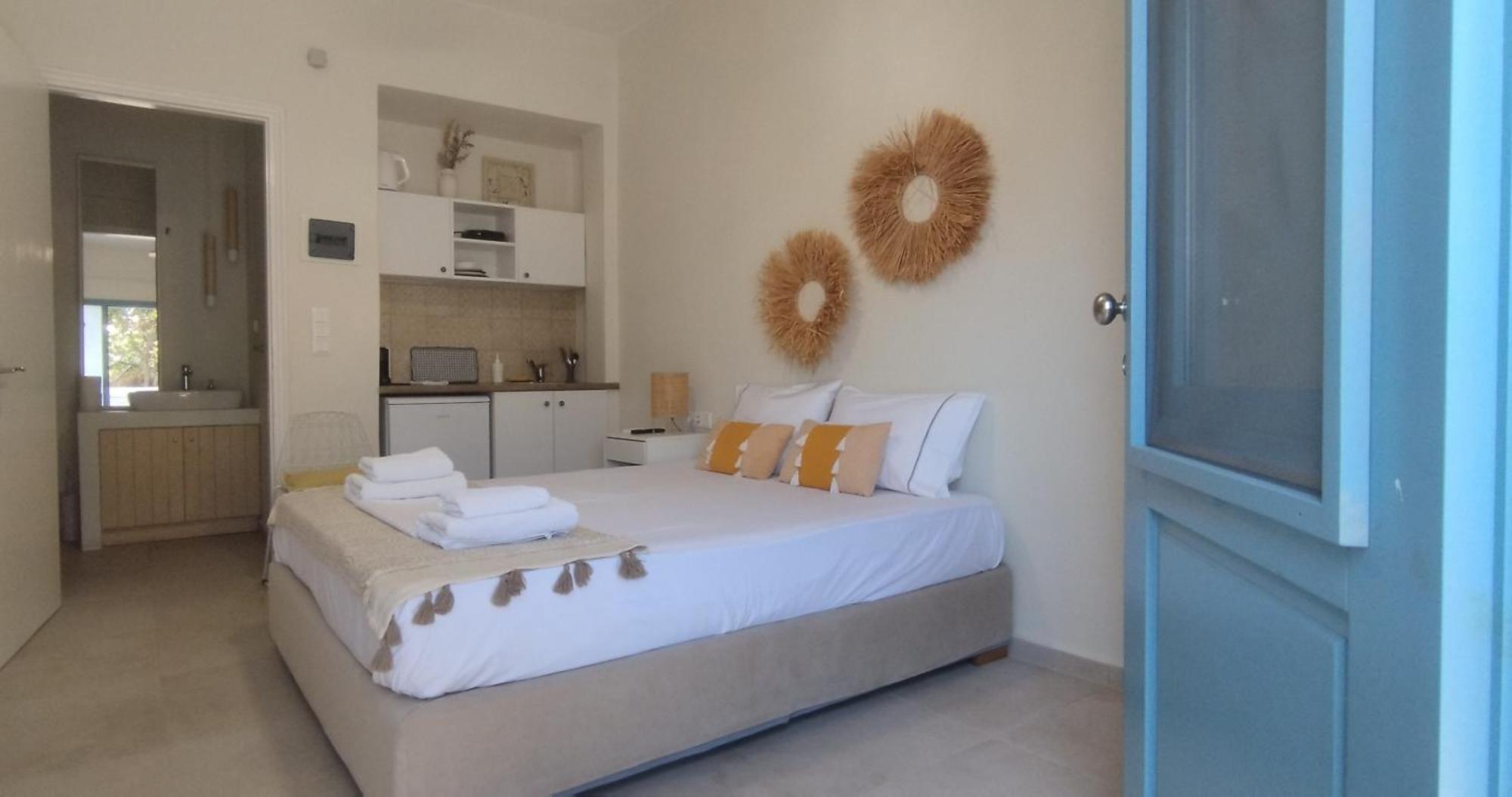 Spiliada Boutique Studios Batsi  Ngoại thất bức ảnh